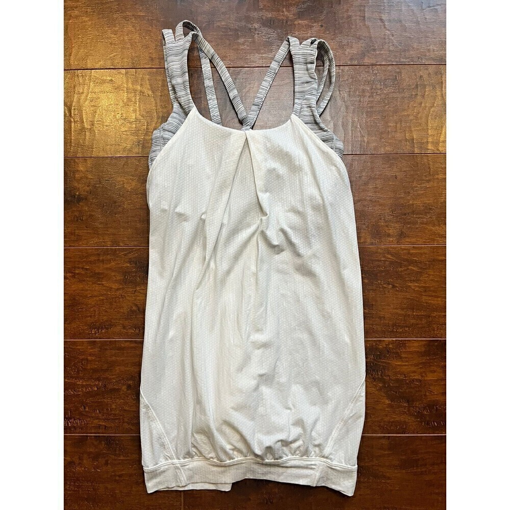 Lululemon 2-in-1 Open Scoop White Sports Bra Tank Top Women’s Size 4